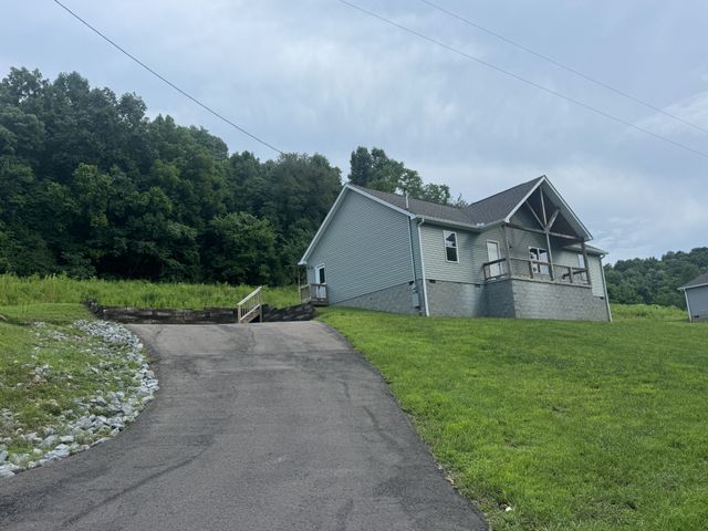 2065 Collier Rd, Lewisburg, TN 37091