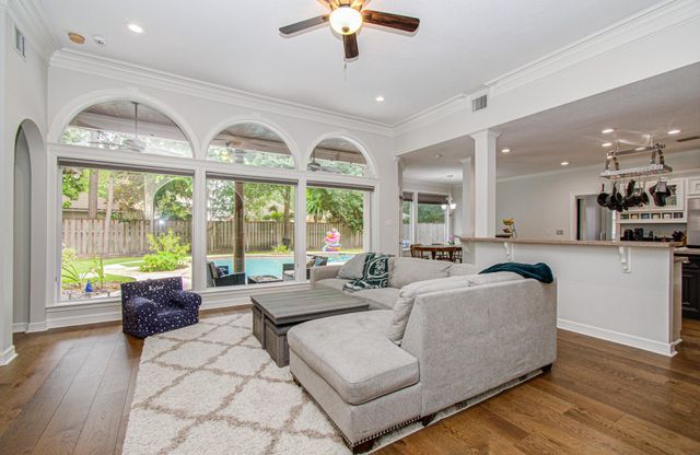 110 Capstone Circle, The Woodlands, TX 77381