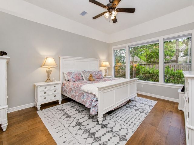 110 Capstone Circle, The Woodlands, TX 77381