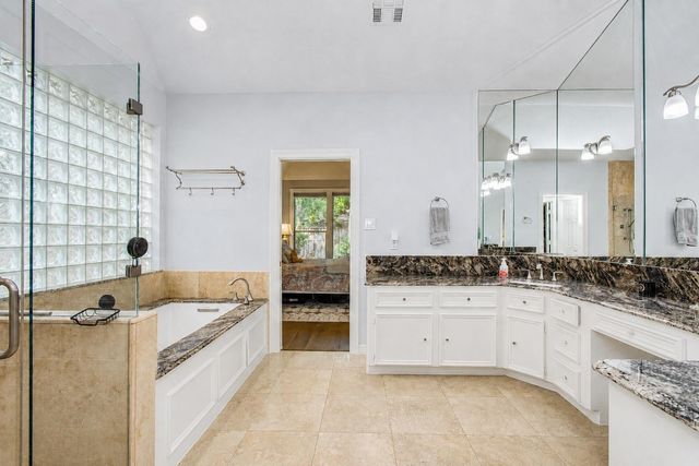 110 Capstone Circle, The Woodlands, TX 77381