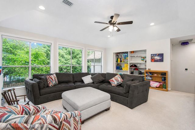 110 Capstone Circle, The Woodlands, TX 77381