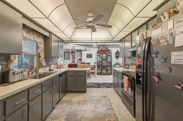 643 BLUE LANE NW, Port Charlotte, FL 33952