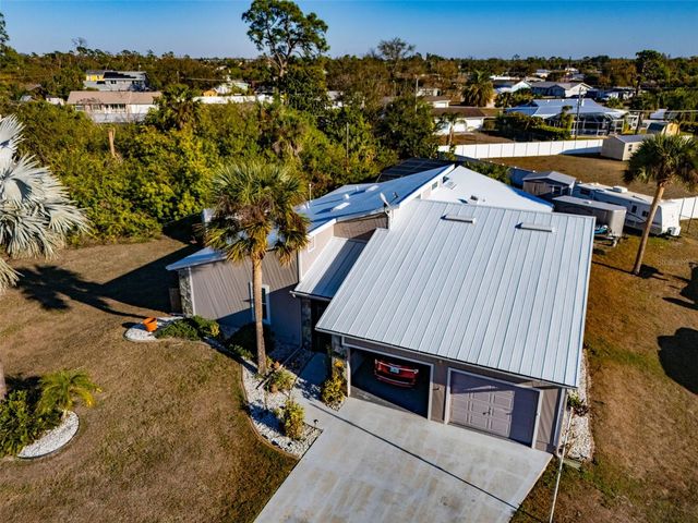 643 BLUE LANE NW, Port Charlotte, FL 33952