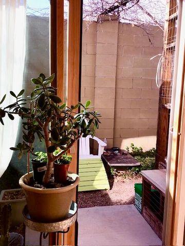 2328 Rio Grande Boulevard NW, Albuquerque, NM 87104