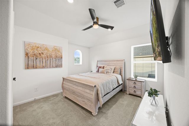 35425 Woodtrace Circle, Pinehurst, TX 77362