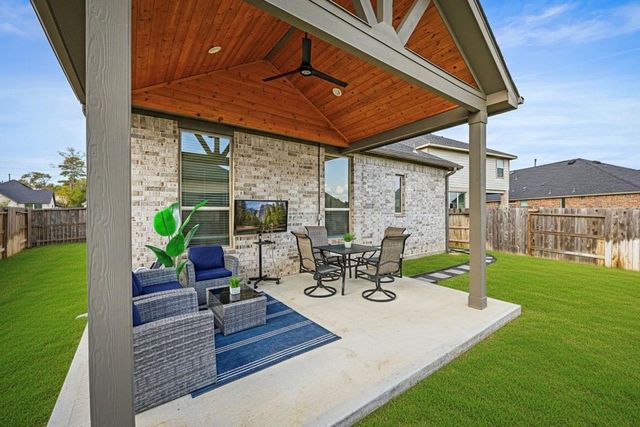 35425 Woodtrace Circle, Pinehurst, TX 77362