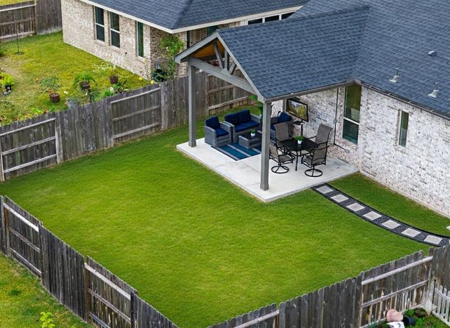 35425 Woodtrace Circle, Pinehurst, TX 77362