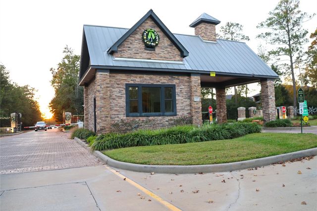 35425 Woodtrace Circle, Pinehurst, TX 77362