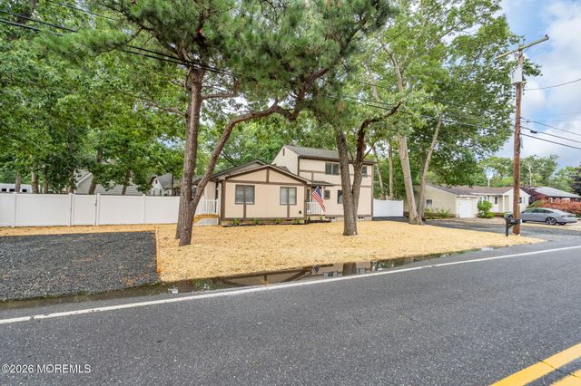 250 Station Drive, Forked River, NJ 08731