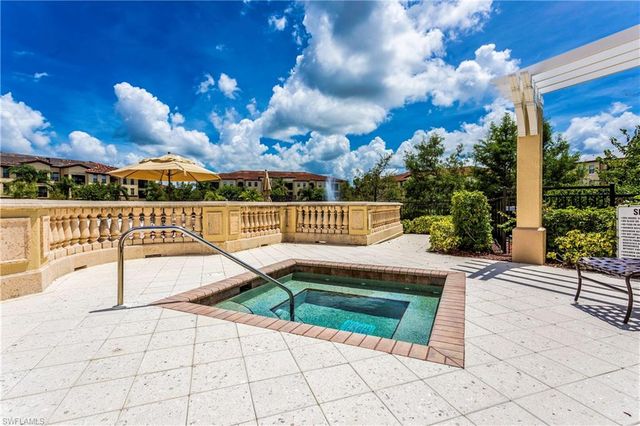 13000 Positano CIR 301, Naples, FL 34105