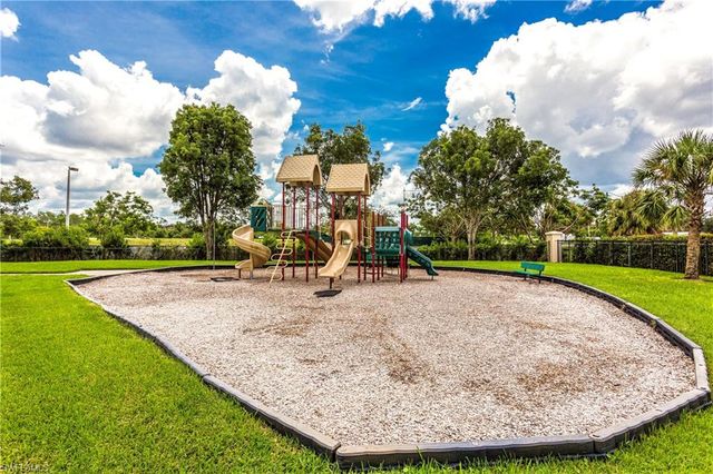 13000 Positano CIR 301, Naples, FL 34105
