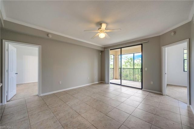13000 Positano CIR 301, Naples, FL 34105