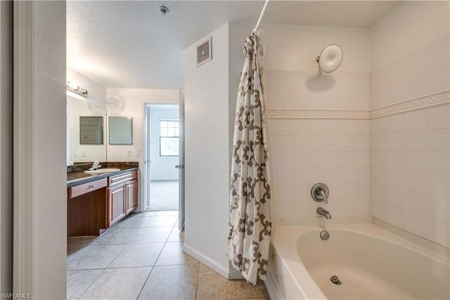 13000 Positano CIR 301, Naples, FL 34105