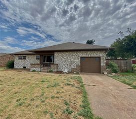 325 Memorial Drive, Okarche, OK 73762
