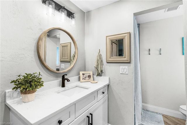 3725 SE 1st AVE, Cape Coral, FL 33904