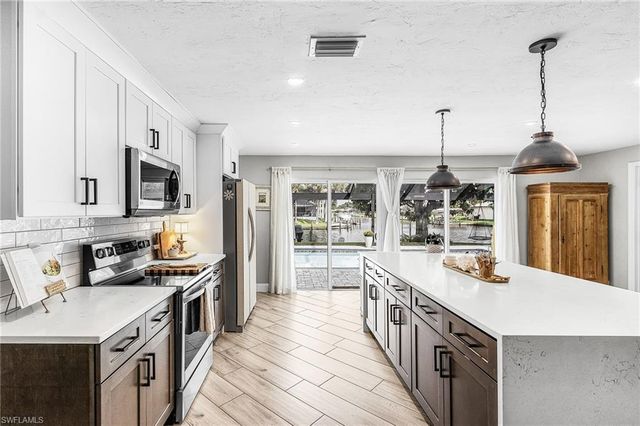3725 SE 1st AVE, Cape Coral, FL 33904