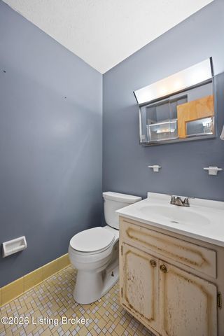201 Salt River Dr, Shepherdsville, KY 40165