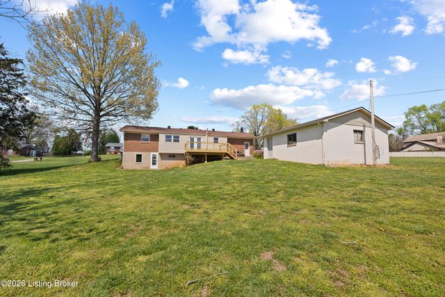 201 Salt River Dr, Shepherdsville, KY 40165