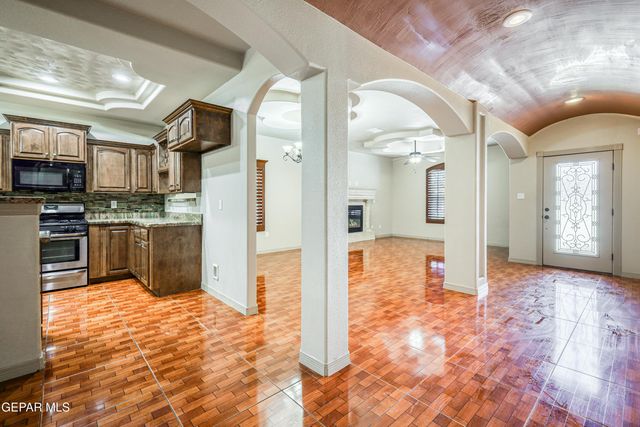 3249 GOLD POINT Drive, El Paso, TX 79938
