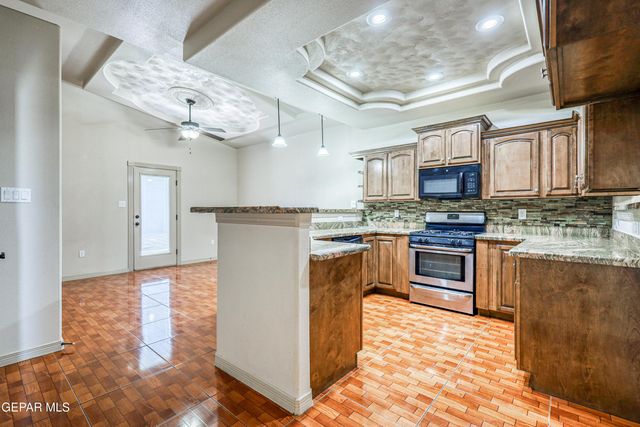3249 GOLD POINT Drive, El Paso, TX 79938