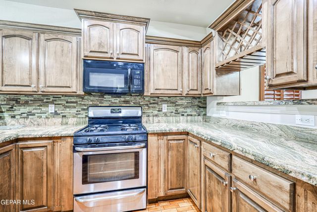 3249 GOLD POINT Drive, El Paso, TX 79938