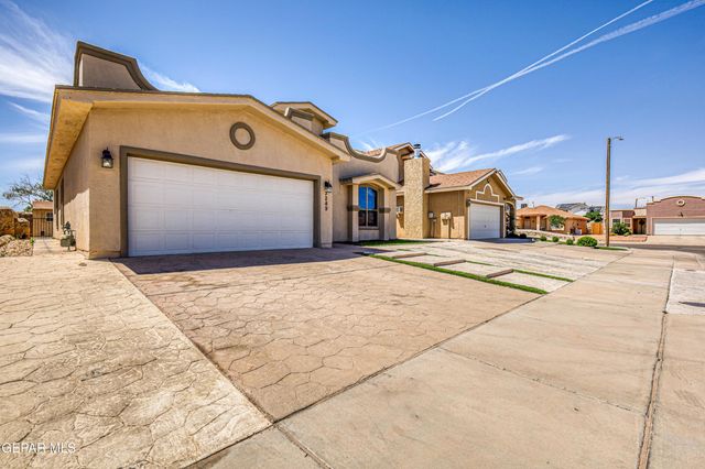 3249 GOLD POINT Drive, El Paso, TX 79938