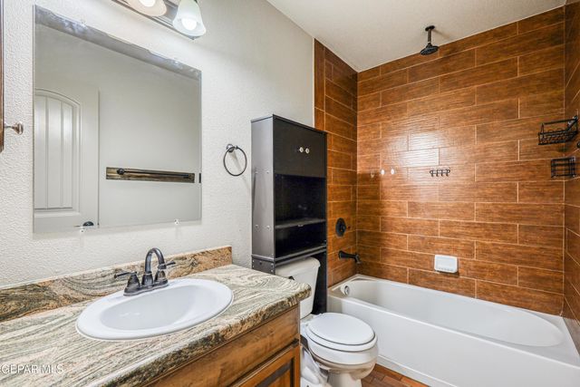 3249 GOLD POINT Drive, El Paso, TX 79938