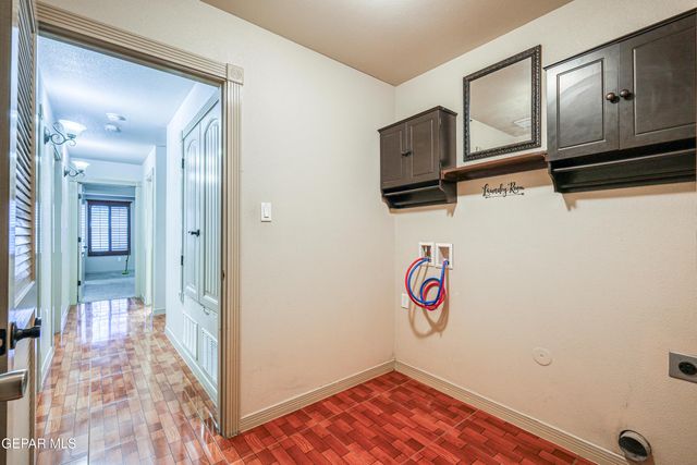3249 GOLD POINT Drive, El Paso, TX 79938