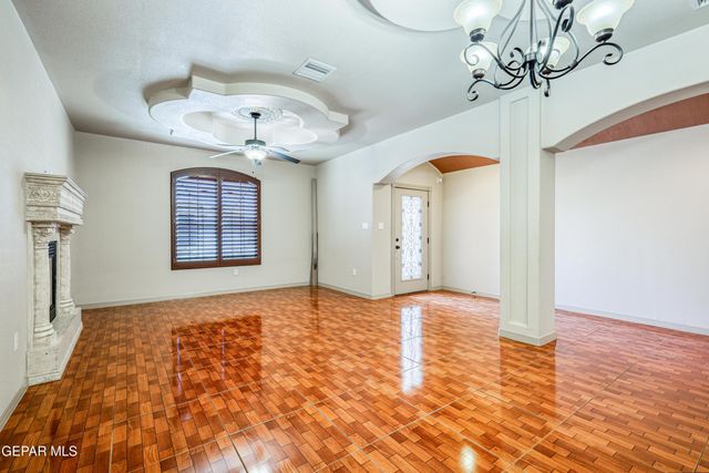 3249 GOLD POINT Drive, El Paso, TX 79938