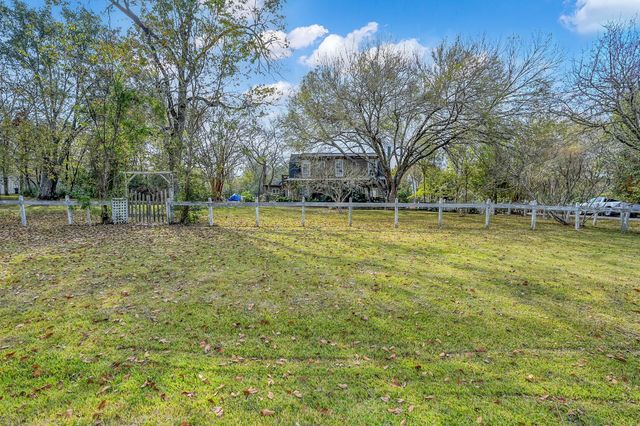 23941 S Lake View Road, Montgomery, TX 77316