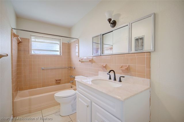 1729 Warfield Place, Sebring, FL 33870