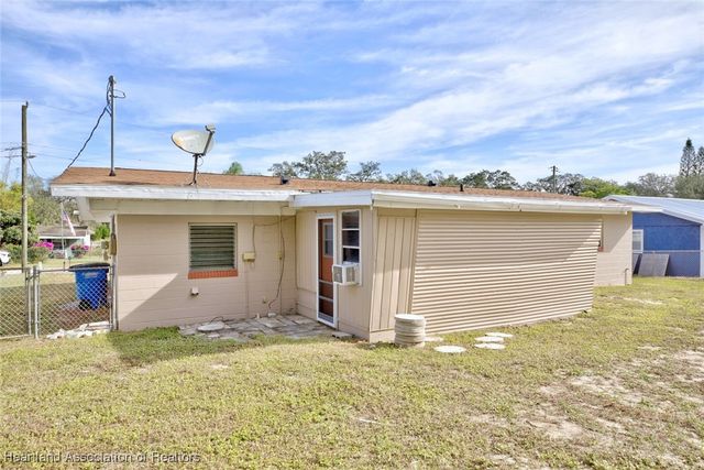 1729 Warfield Place, Sebring, FL 33870