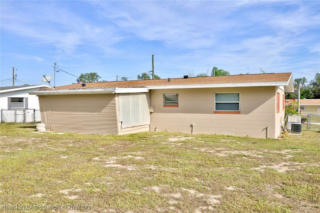 1729 Warfield Place, Sebring, FL 33870