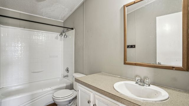 105 Billabong Court, Weatherford, TX 76085