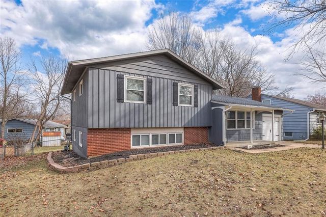 9105 Reeder Drive, Overland Park, KS 66214