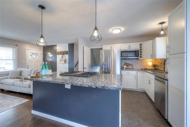 9105 Reeder Drive, Overland Park, KS 66214