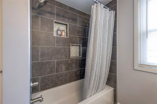 9105 Reeder Drive, Overland Park, KS 66214