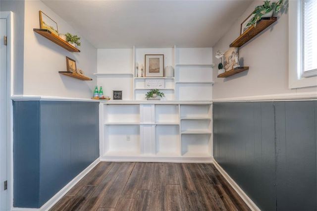 9105 Reeder Drive, Overland Park, KS 66214