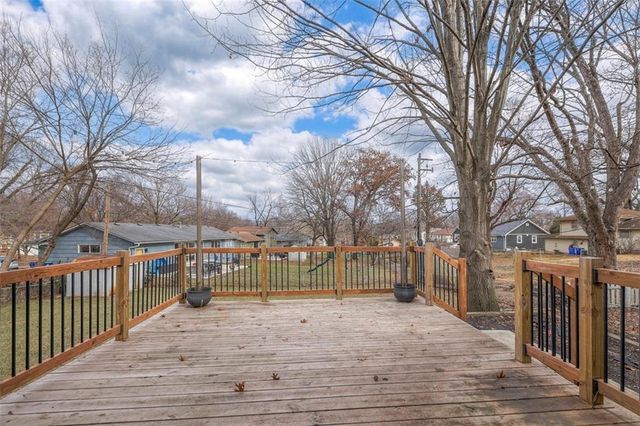 9105 Reeder Drive, Overland Park, KS 66214