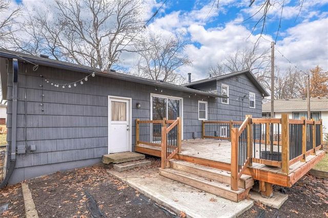 9105 Reeder Drive, Overland Park, KS 66214