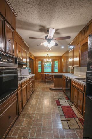 903 Kelly St, Jacksonville, TX 75766