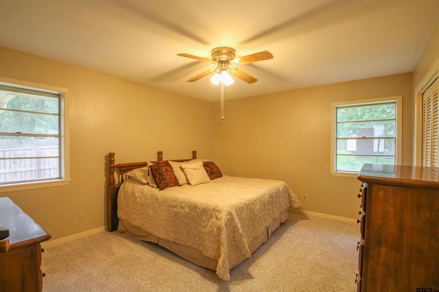 903 Kelly St, Jacksonville, TX 75766