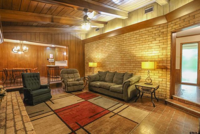903 Kelly St, Jacksonville, TX 75766