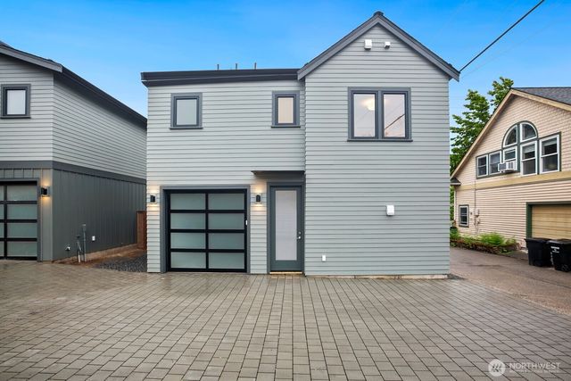 2817 W Bertona Street, Seattle, WA 98199