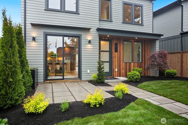 2817 W Bertona Street, Seattle, WA 98199