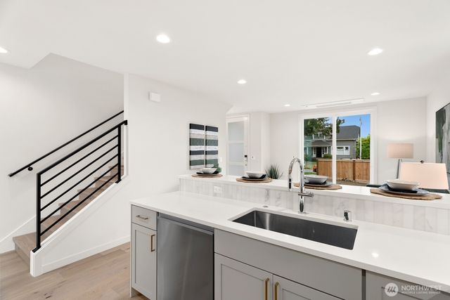 2817 W Bertona Street, Seattle, WA 98199