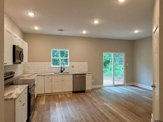 682 El Paso Dr, Bullard, TX 75757