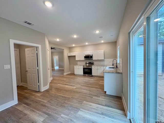 682 El Paso Dr, Bullard, TX 75757