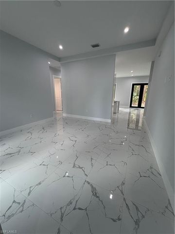 2864 66th AVE NE, Naples, FL 34120