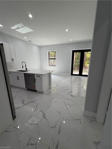 2864 66th AVE NE, Naples, FL 34120